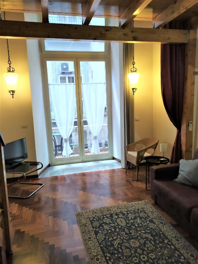 Il Castello Apartment Νάπολη Εξωτερικό φωτογραφία